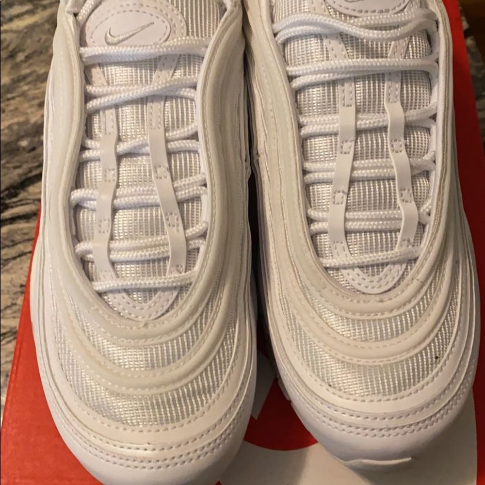 Women Air Max 97 Whie/Platinum NWT Never Worn 9.5